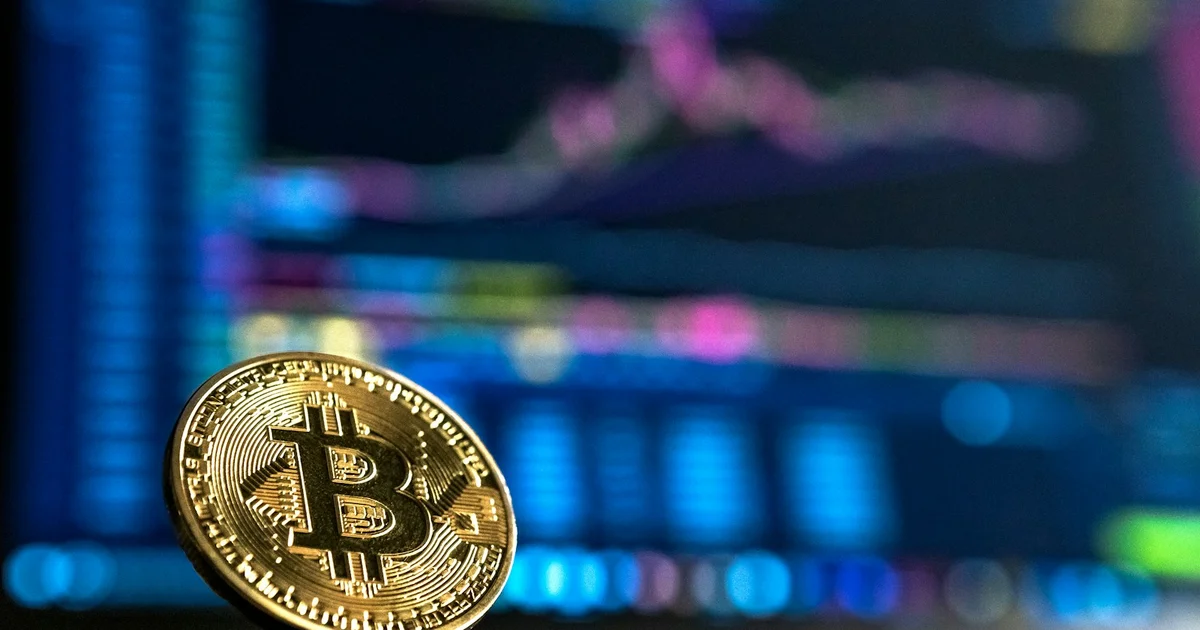 Bitcoin retombe vers 84 000 $ malgré une semaine à 2,4 milliards pour les ETF