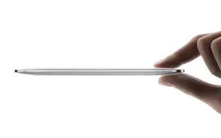 Le Lexar Muse ne fait que 3,8 mm d'épaisseur, mais son câble propriétaire paie le prix de cette finesse