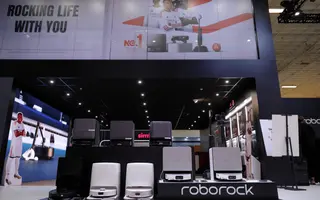 Roborock transforme l’IFA en salon de la robotique : aspirateurs grimpeurs, vapeur à 180 °C, tondeuse LiDAR et robot de piscine